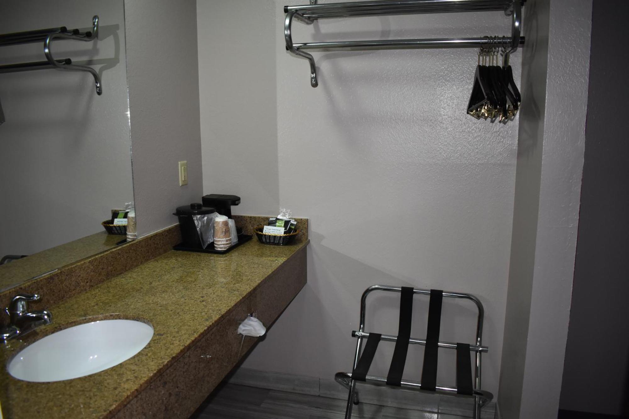 The Heritage Inn, Inc Huntingdon Bagian luar foto
